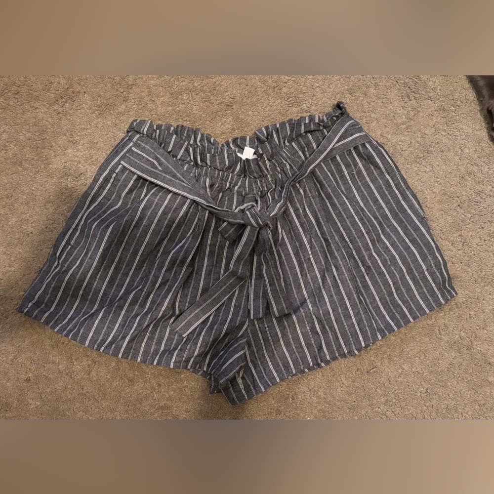 Love Tree High Waist Striped Shorts - Gray and White